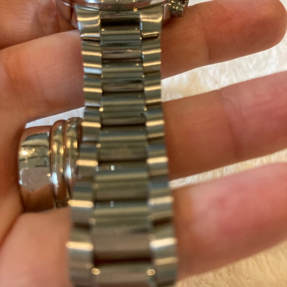 Bulova Chronograph Diamonds Silver-Dial 29mm - Picture 3 of 5